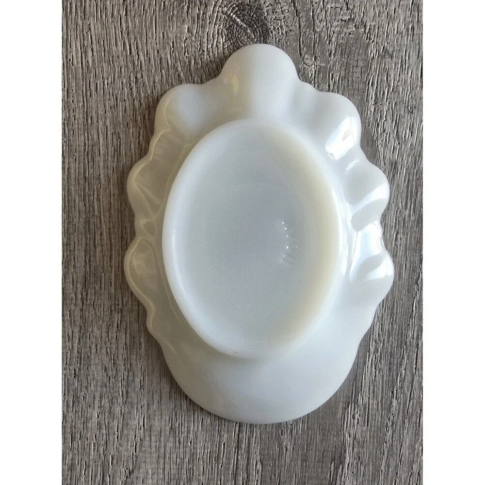Vintage Avon Milk Glass Soap Dish Angel Cherub White Shell Shape Vanity Trinket